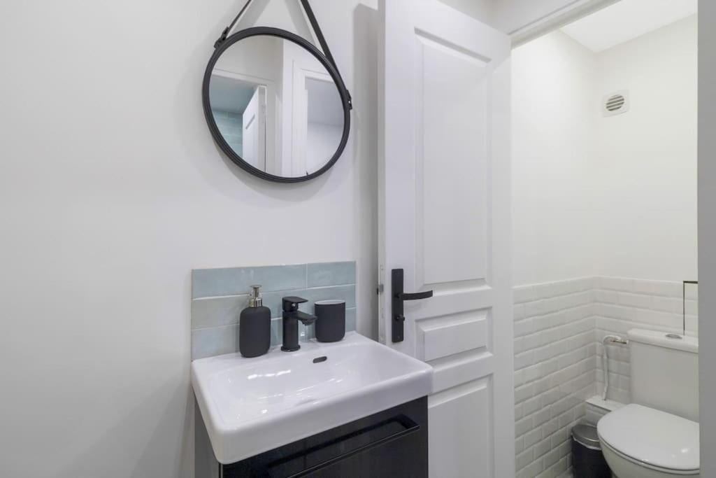 Brand New Flat For 8 People, 3 Bedrooms Paris Exteriör bild